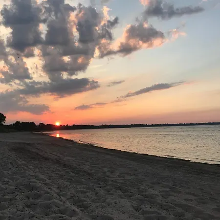 克拉姆科菲林安格旅馆 *